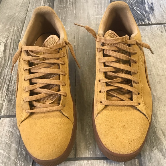 Puma Other - Puma Suede Sneakers